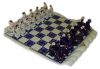 Подарок 2636 / Фарфоровые шахматы Дамы и гусары, кобальтовый набор.