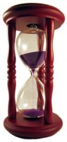 Подарок 323 / Сувенир Песочные часы на 5 минут, дерево, фиолетовый песок